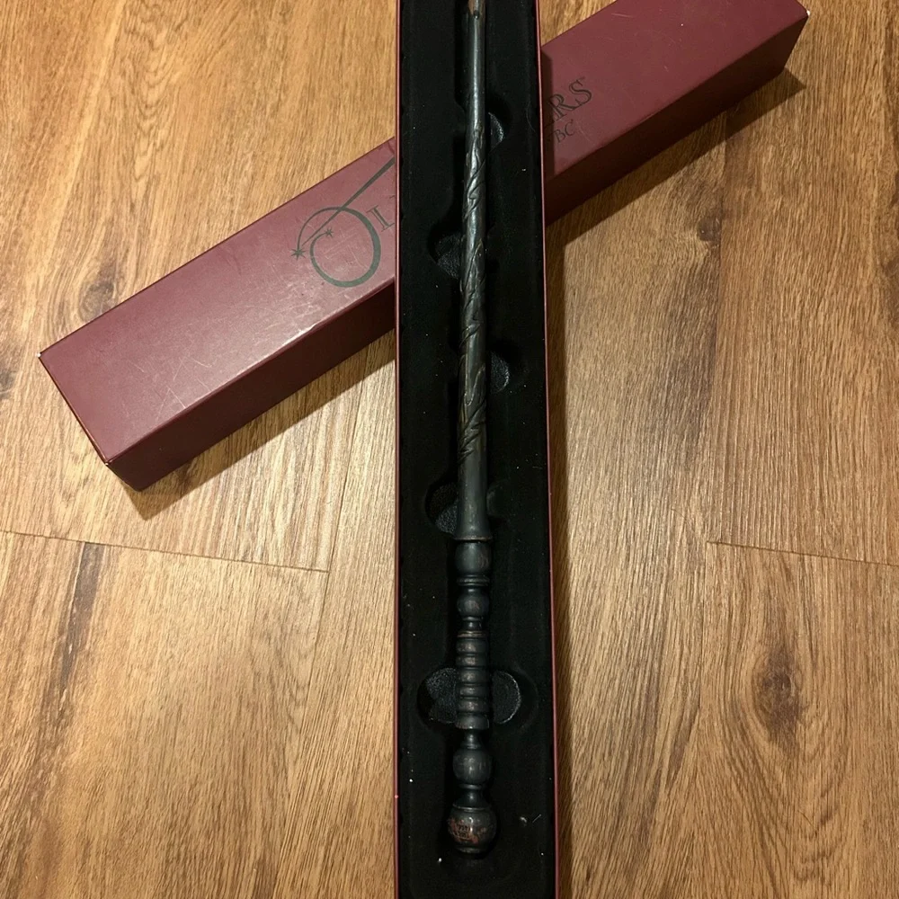 Ollivanders Black Wand with Box - Picture 2 of 7